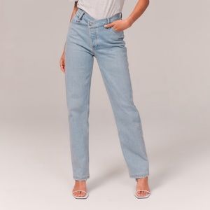 NWT Abercrombie High Rise Dad Jean in Light With Criss-Cross Waist in 24 Short